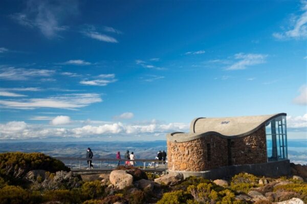 pinnacle_shelter_020-750x500-1-1024x684-1-600x400-1